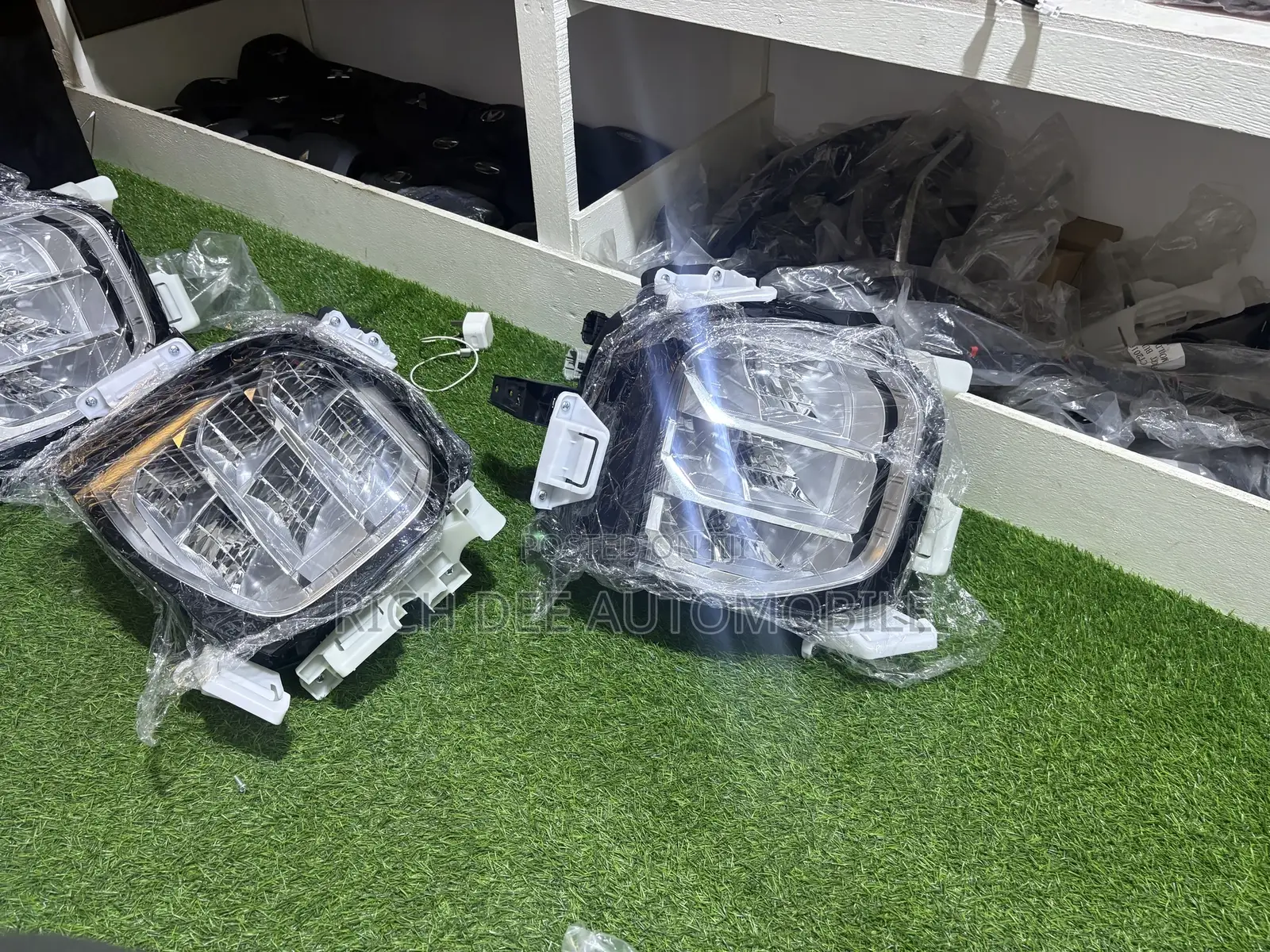 Outlander 2023 Lower Headlight Pair With the Lockers