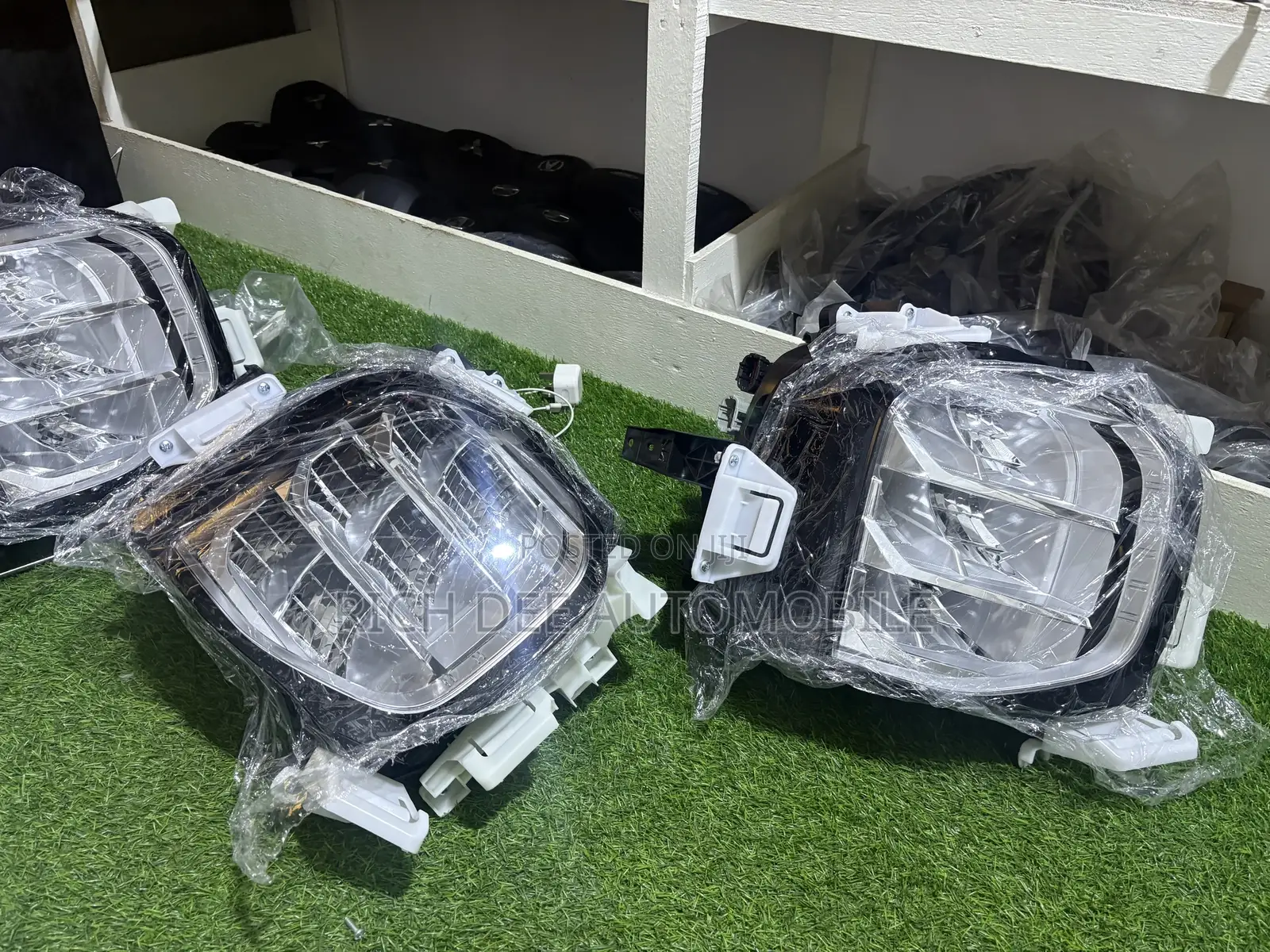 Outlander 2023 Lower Headlight Pair With the Lockers