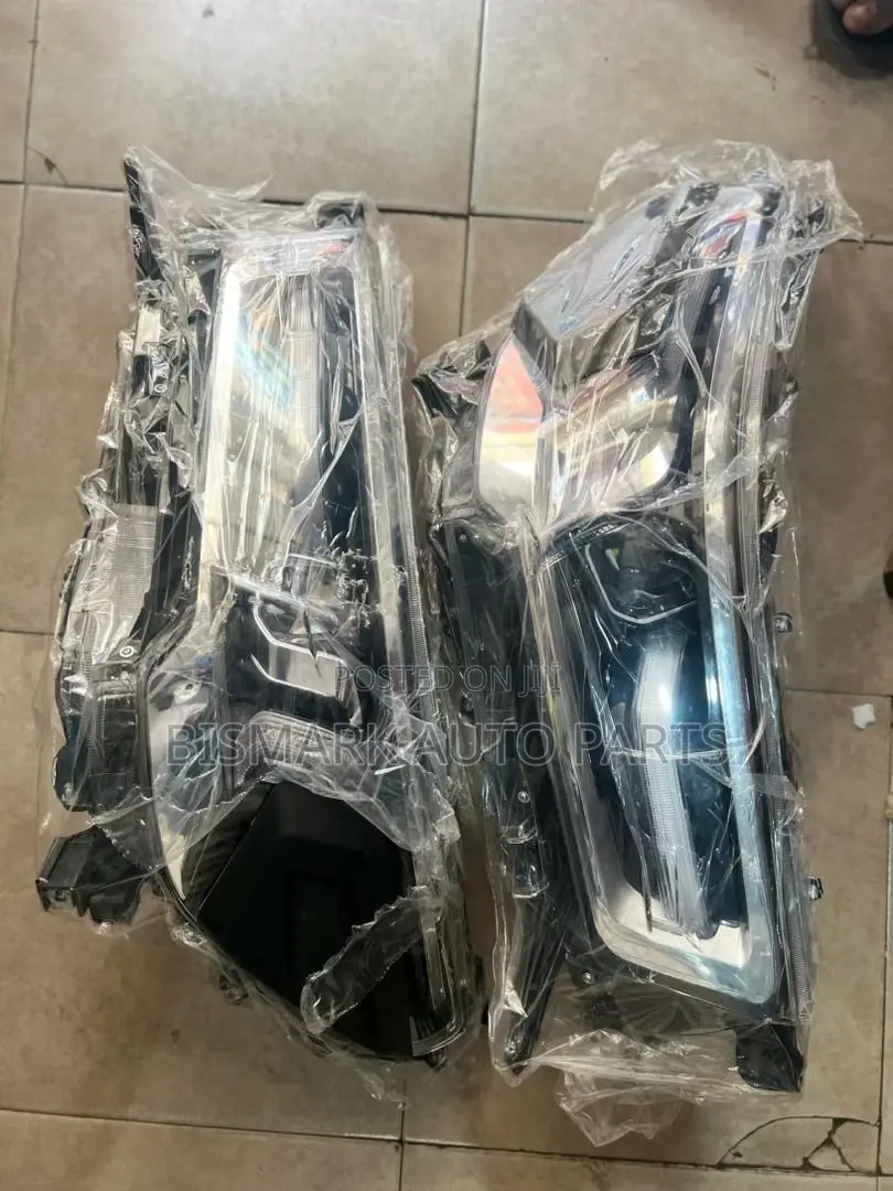 Toyota Hilux 2020-2021-2022-2023-2024 Headlight Pair