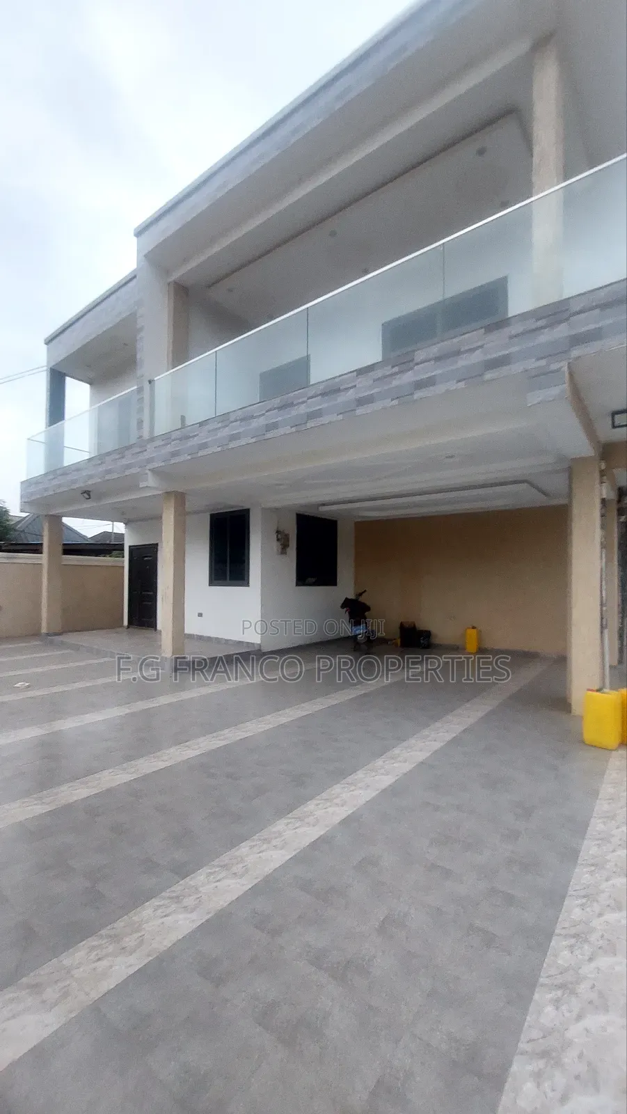5bdrm House in Kg. Franco, Spintex for sale