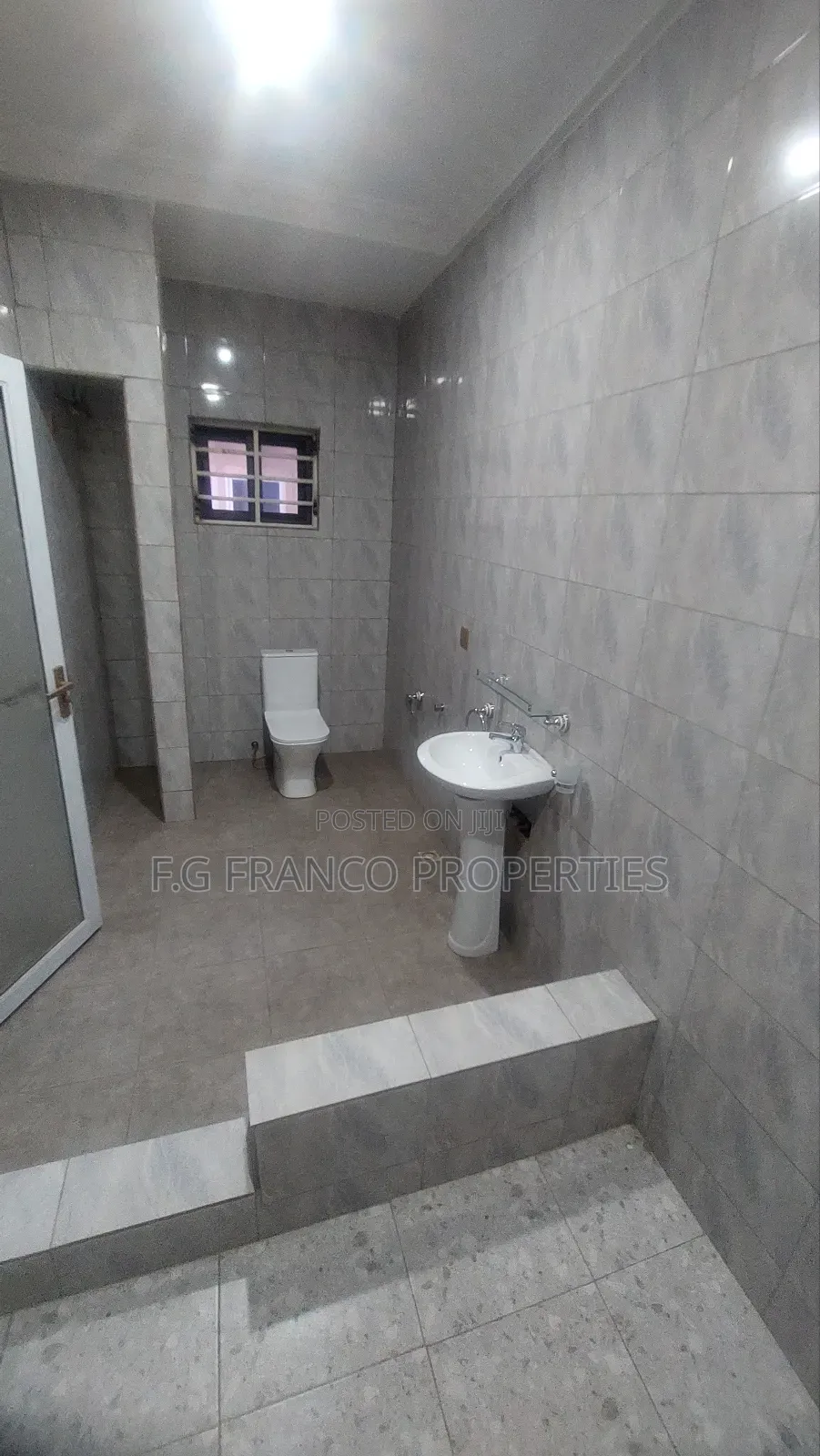 5bdrm House in Kg. Franco, Spintex for sale