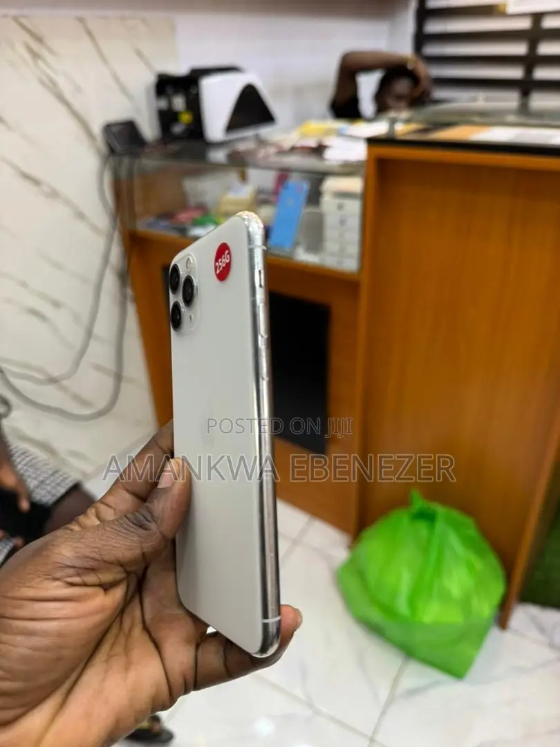 New Apple iPhone 11 Pro 256 GB White