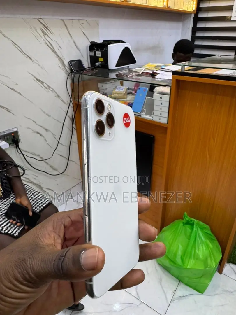 New Apple iPhone 11 Pro 256 GB White
