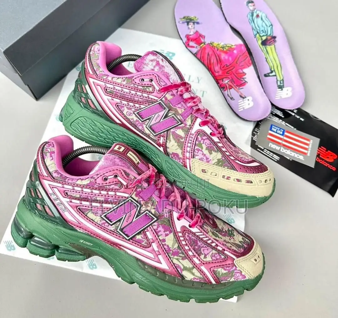 New Balance 1906 Flower Patched Sneaker