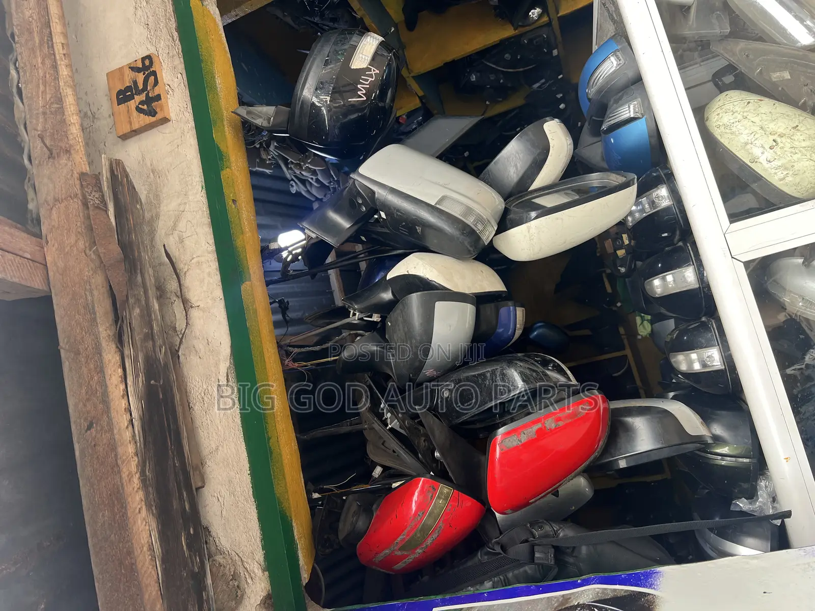 All Types of Side Mirrors Available