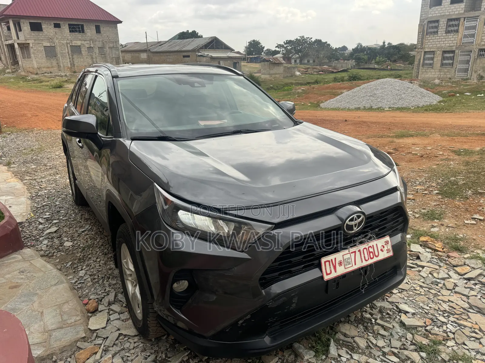 Toyota RAV4 XLE 2021 Gray