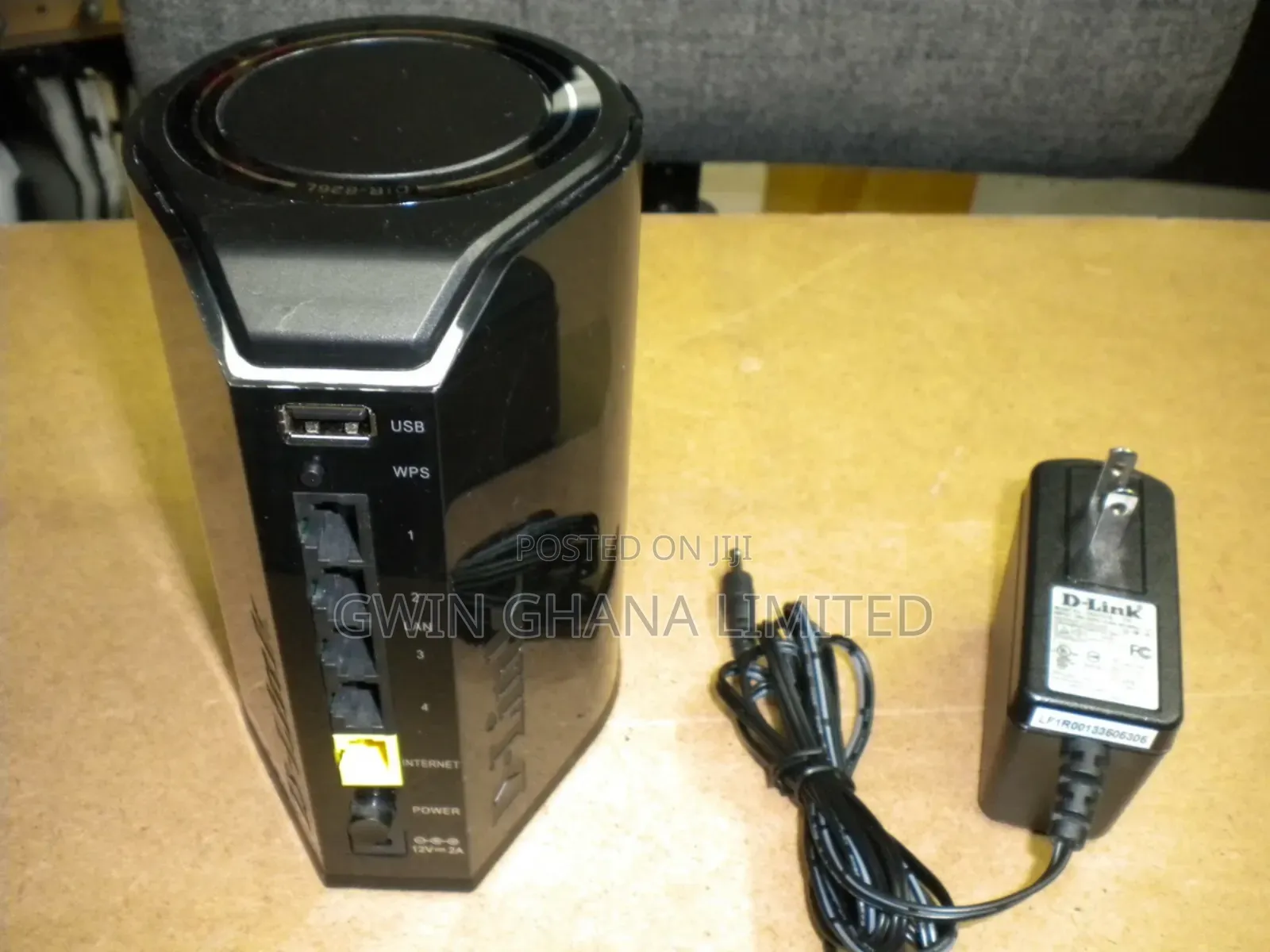 D-Link 600 MBPS 4-Port Gigabit Wireless N Router (Dir-826l)