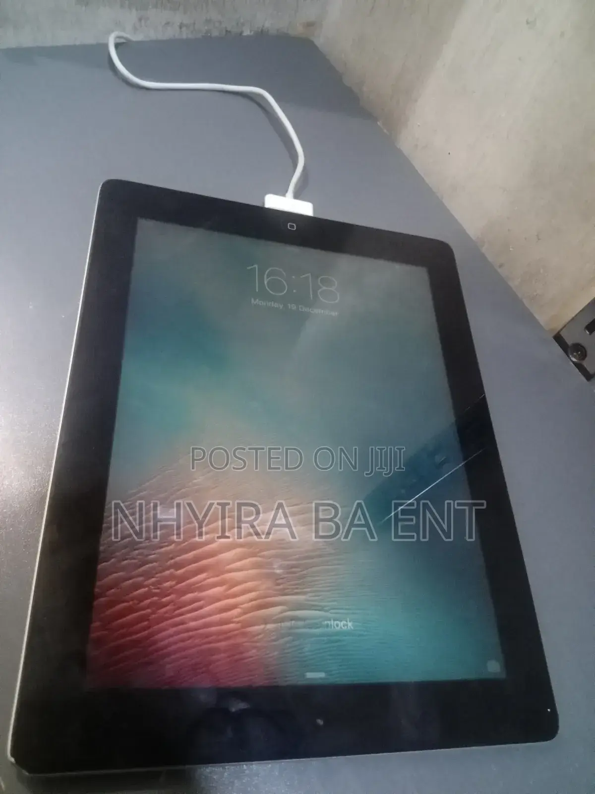 Apple iPad 9.7 16 GB Gray