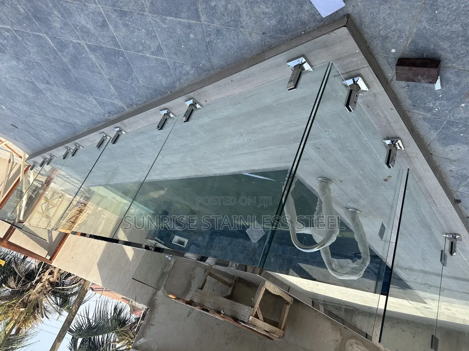 Stainless Frameless Design