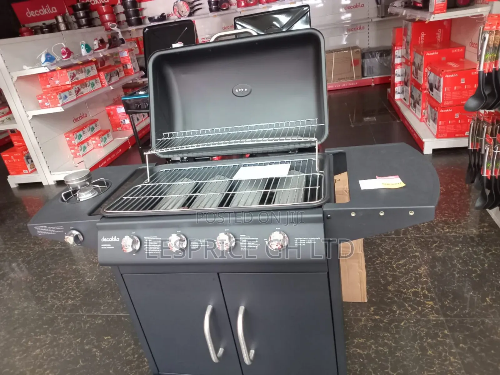 Adjustable and Convenient 4burner BBQ Grill