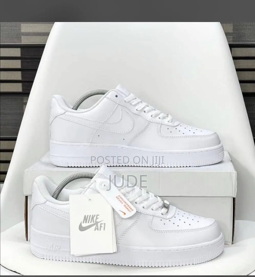 White Nike Airforce