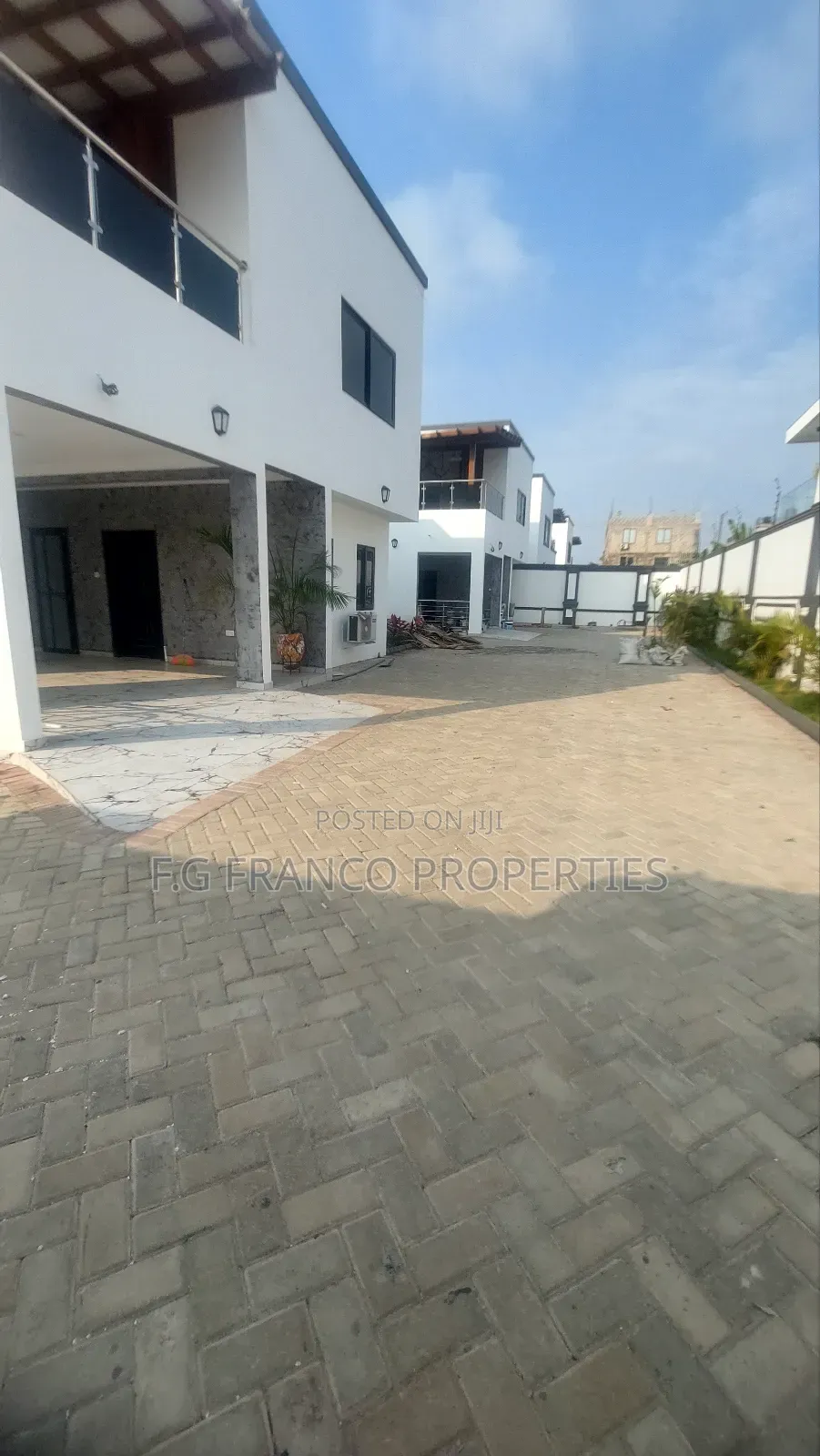 3bdrm Apartment in Kg Franco Properties, Airport Residential Area
