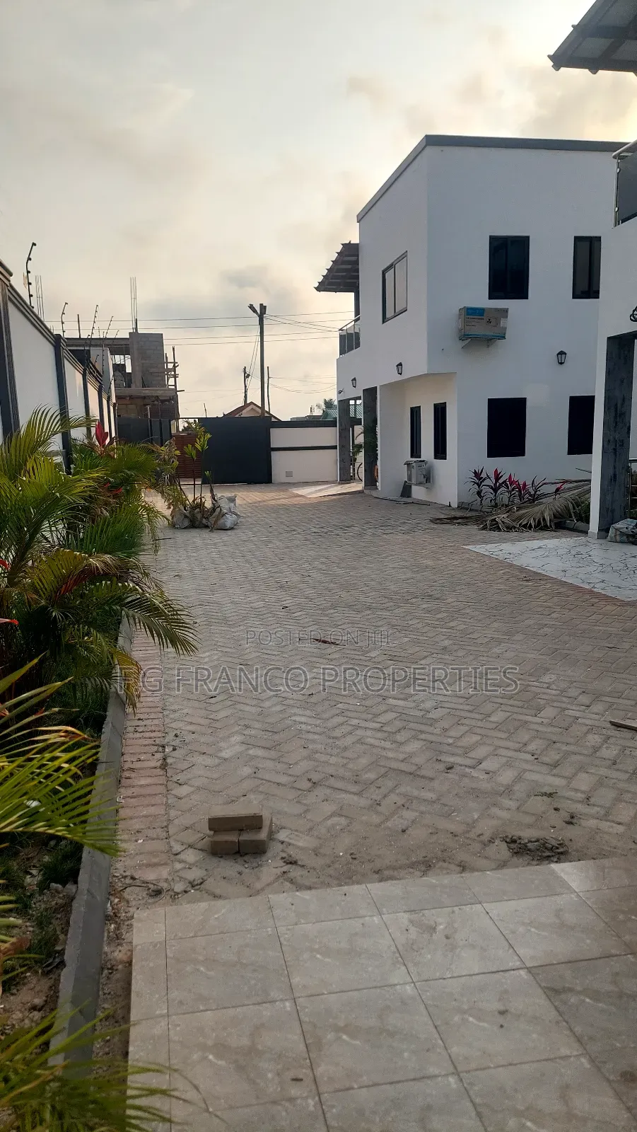 3bdrm Apartment in Kg Franco Properties, Airport Residential Area