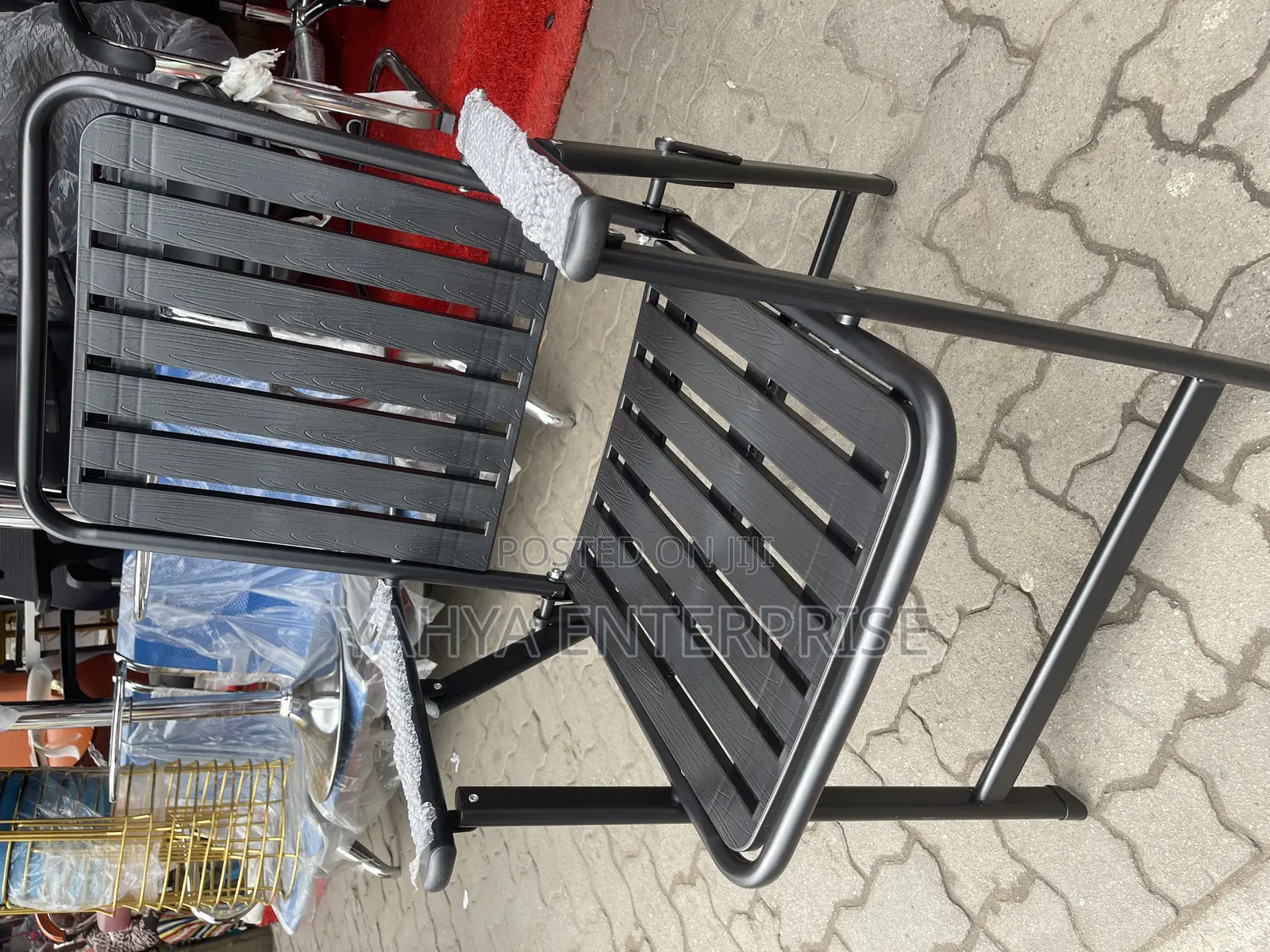 Gardiin Chair