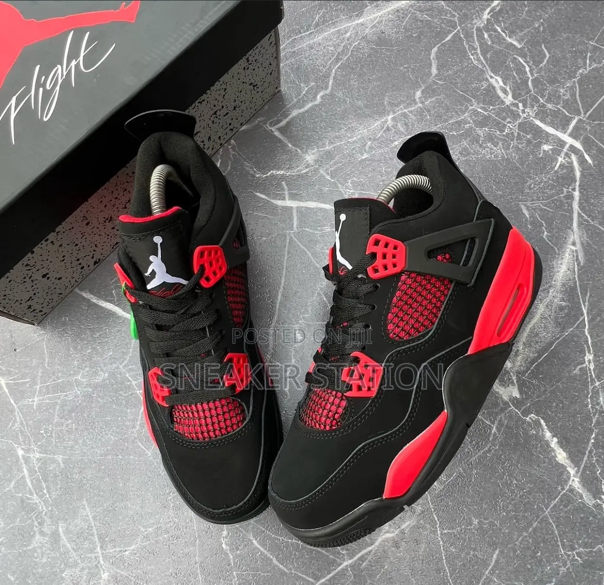 Air Jordan Retro 4 Thunder Fire