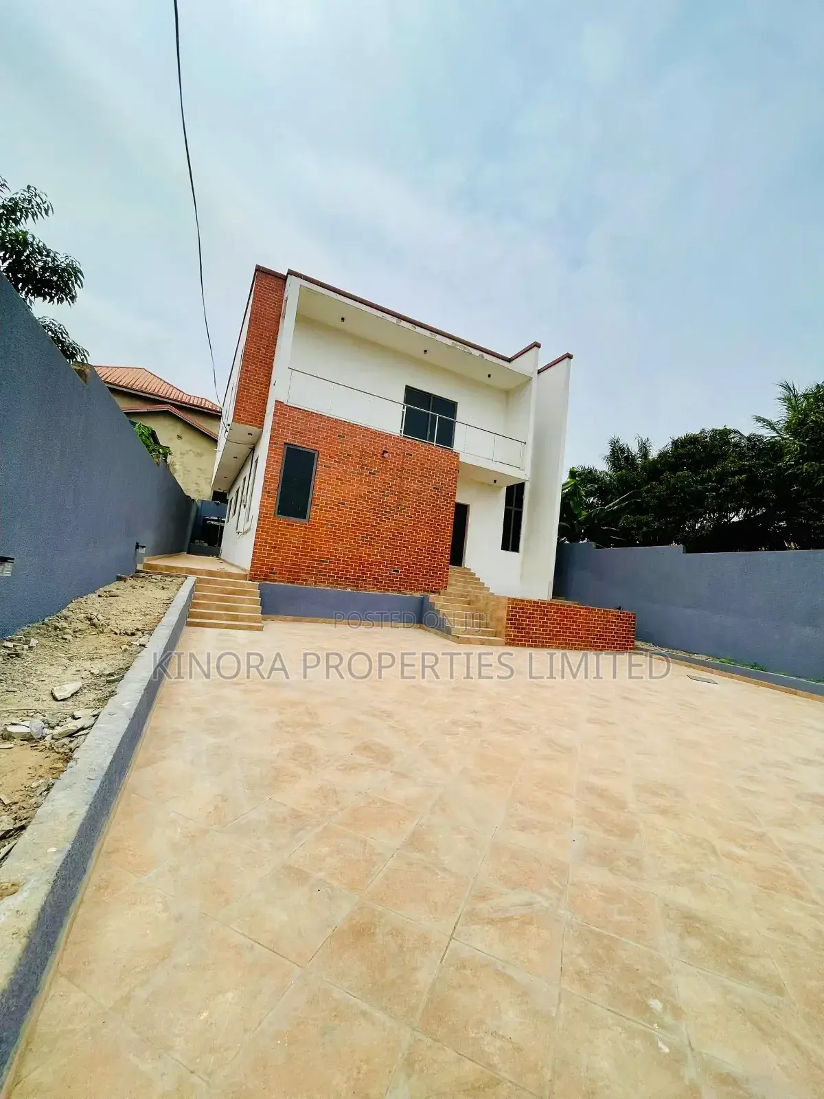 4bdrm Duplex in Kwabenya, Ga East Municipal for sale