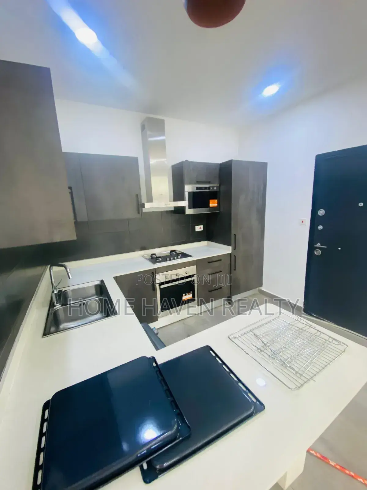 3bdrm Townhouse / Terrace in East Airport, Tseaddo for rent