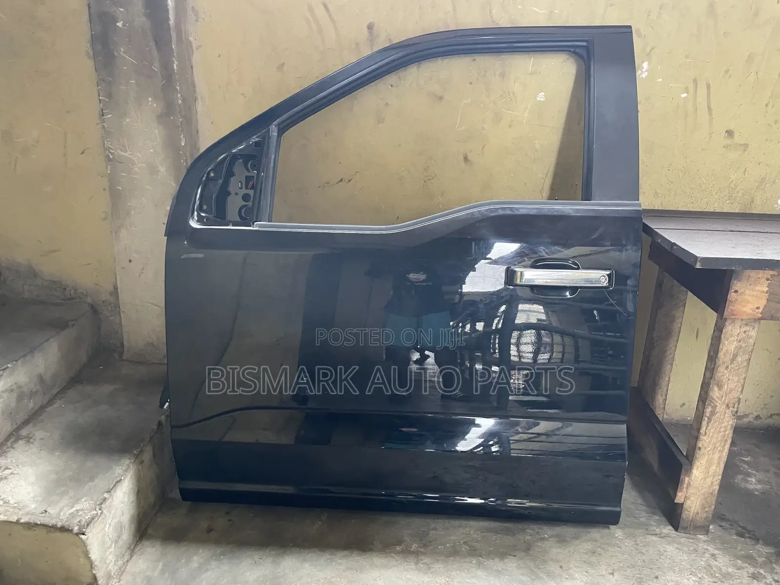 Ford F-150 2022-2023-2024 Front Door Left