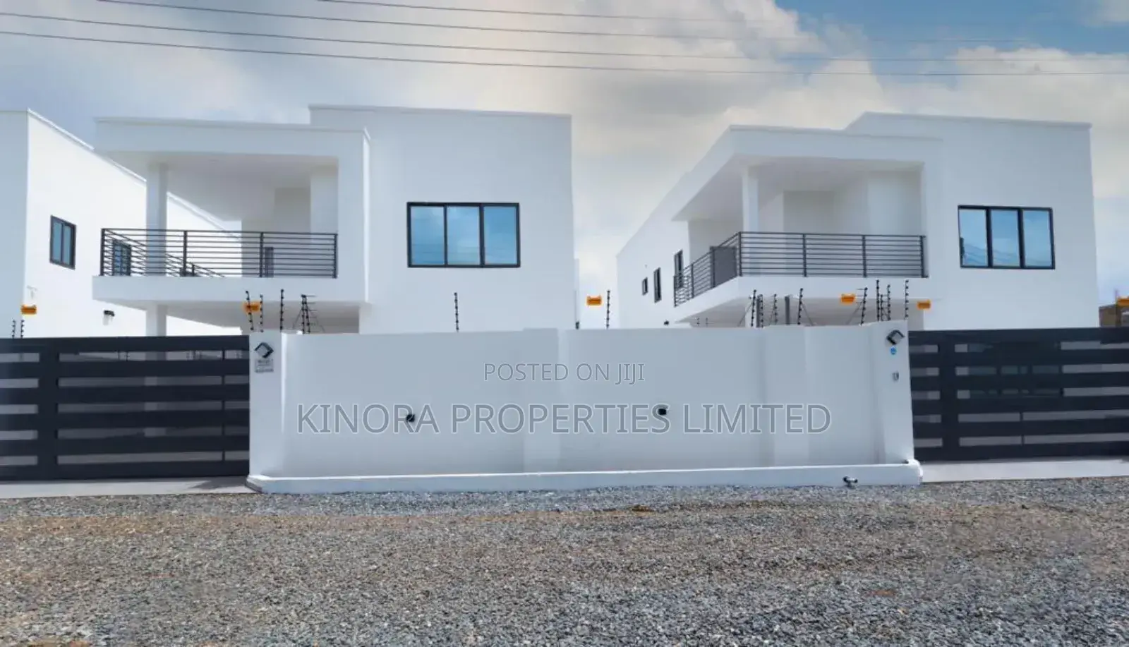 4bdrm Duplex in Papafio Hills Road for sale