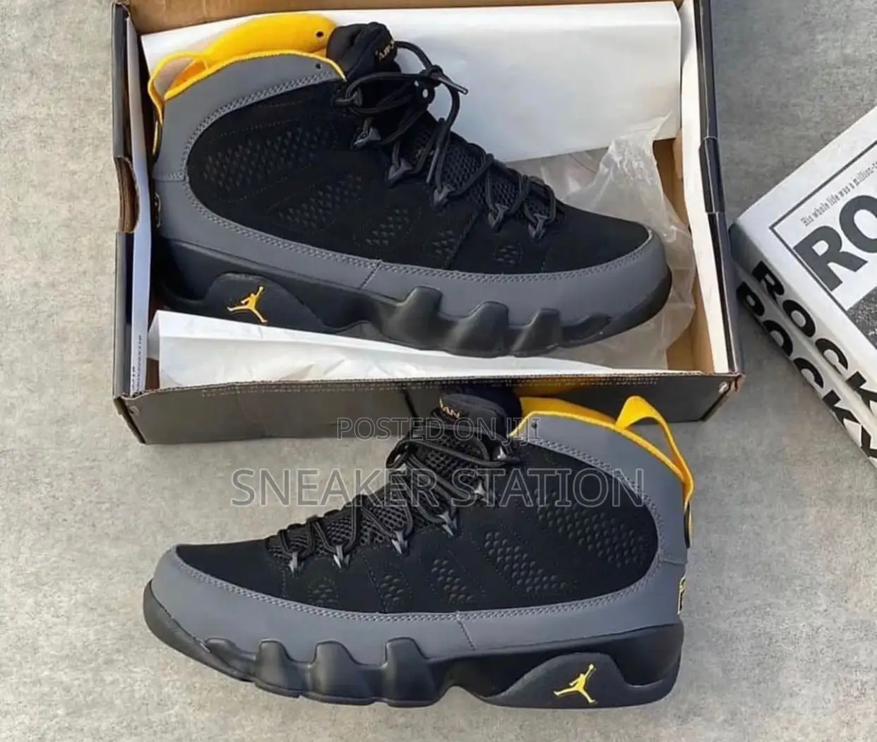 Air Jordan Retro 9 University Gold