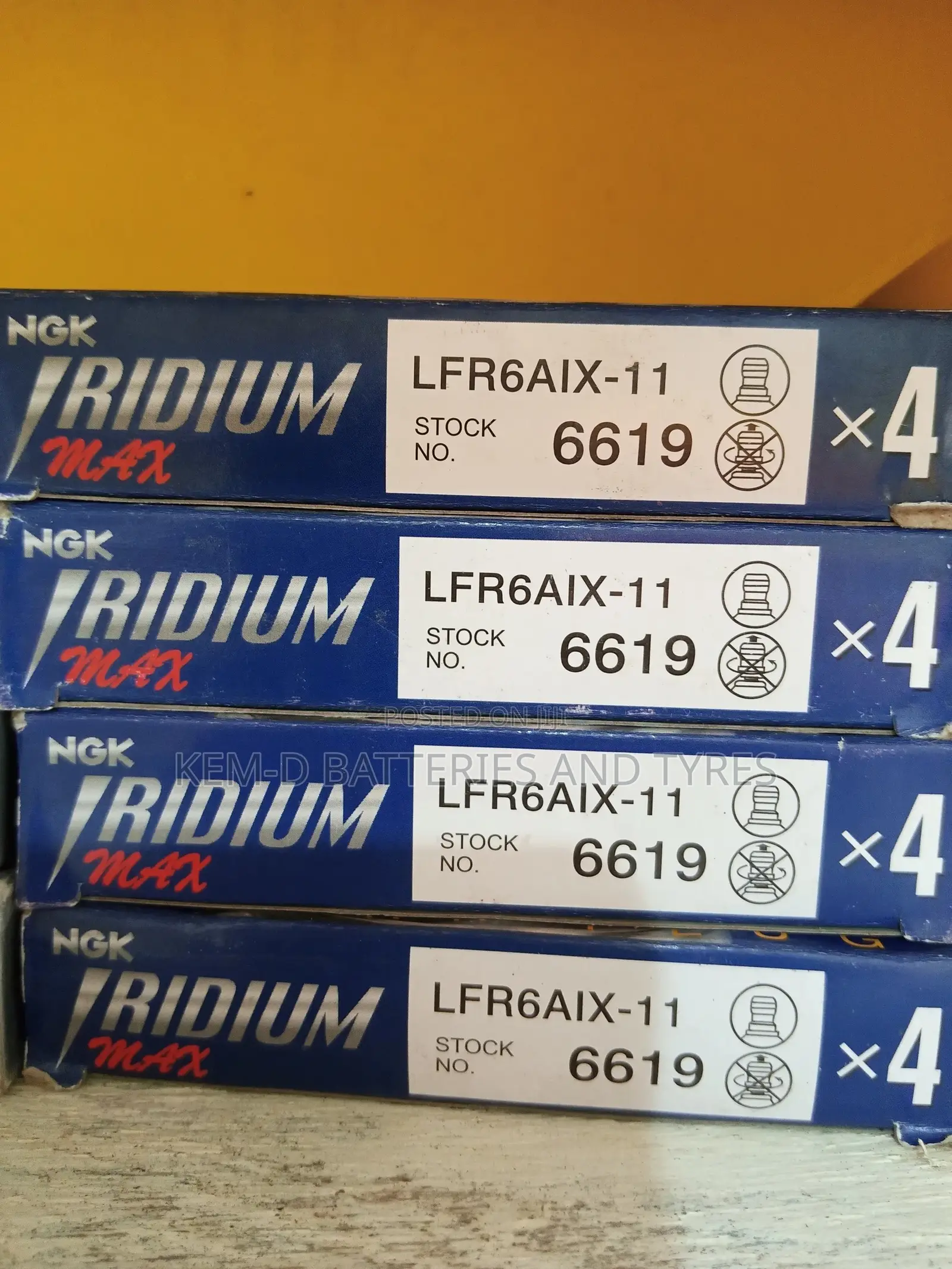 NGK LFR6AIX-11 ( 6619 ) Iridium Spark Plug + Delivery.