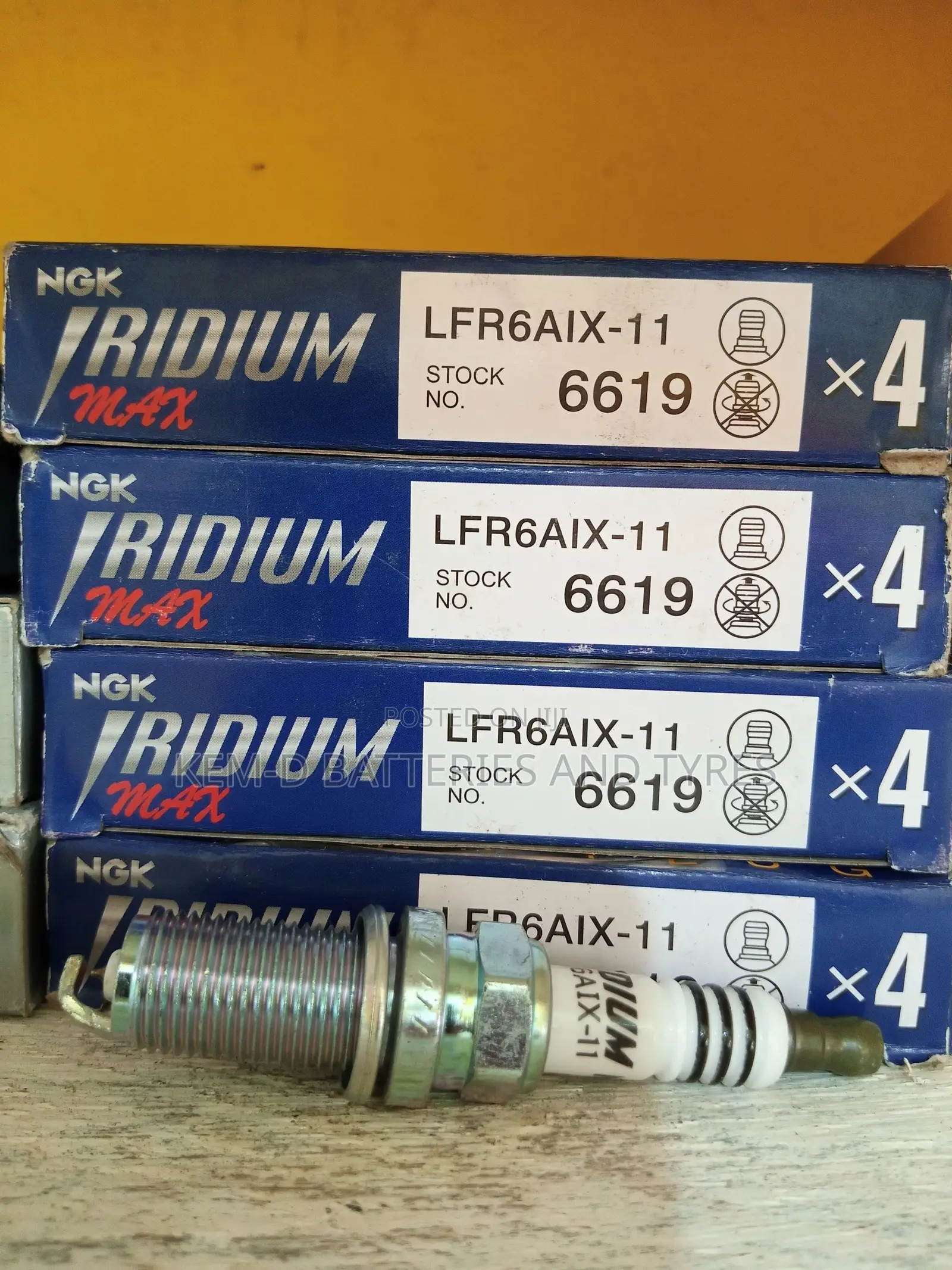 NGK LFR6AIX-11 ( 6619 ) Iridium Spark Plug + Delivery.