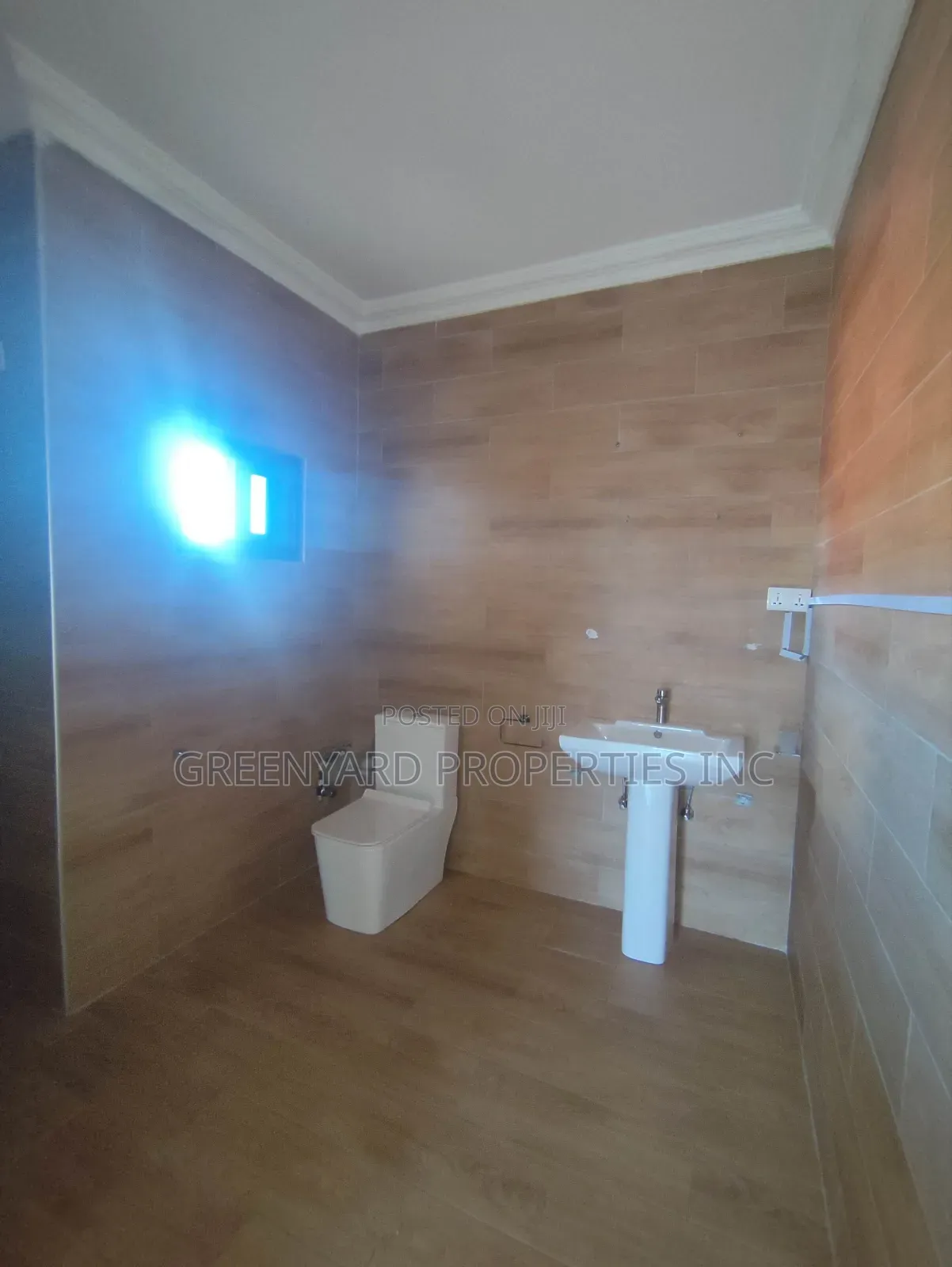 3bdrm House in A&C Mall, East Legon for rent