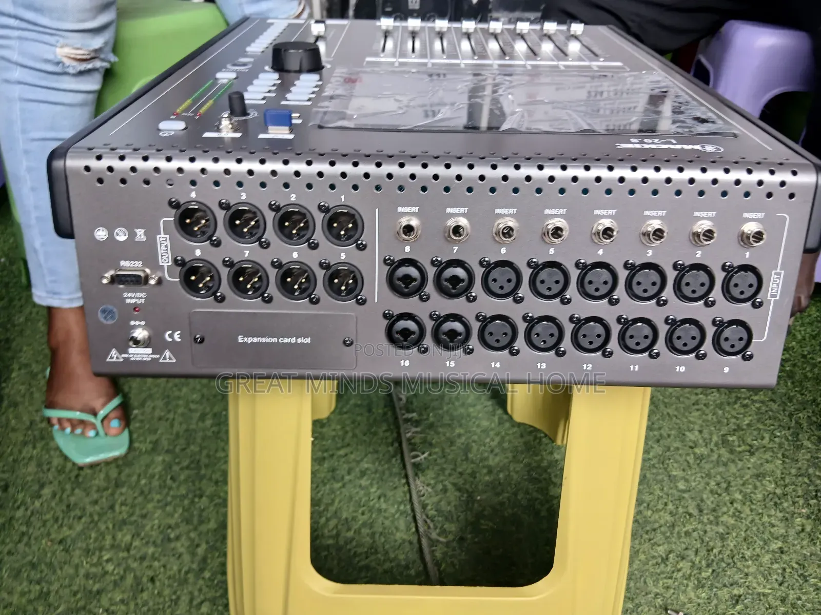 Mackie L-20.8 16 Channels Digital Mixing Console