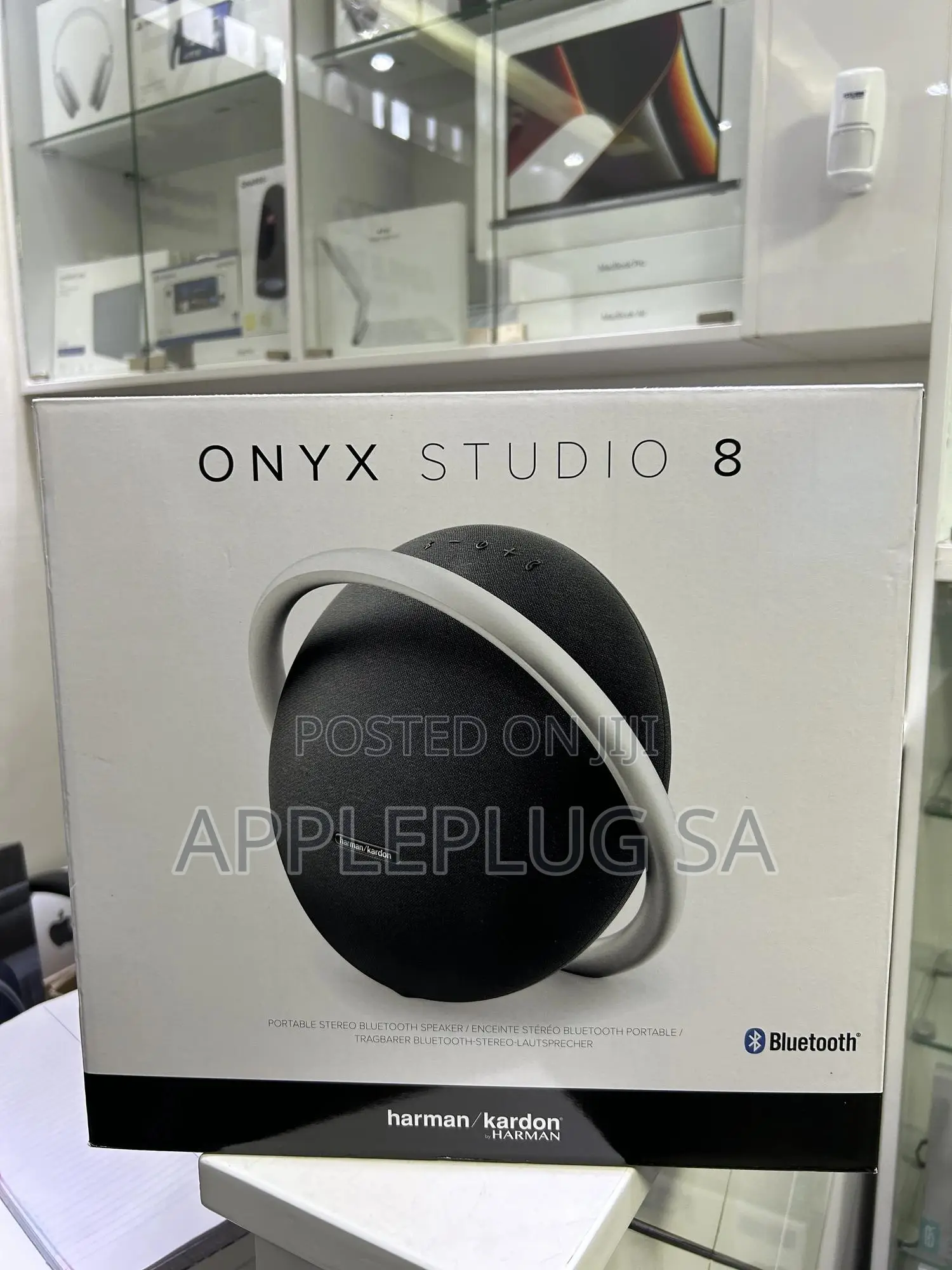 Onyx Studio 8