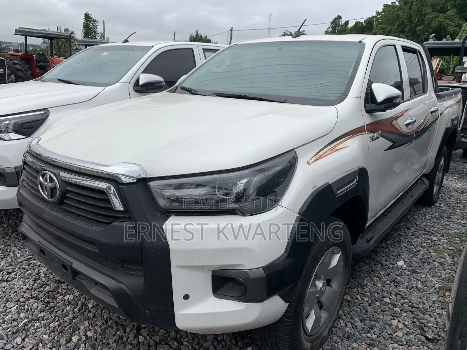 Toyota Hilux 2023 White