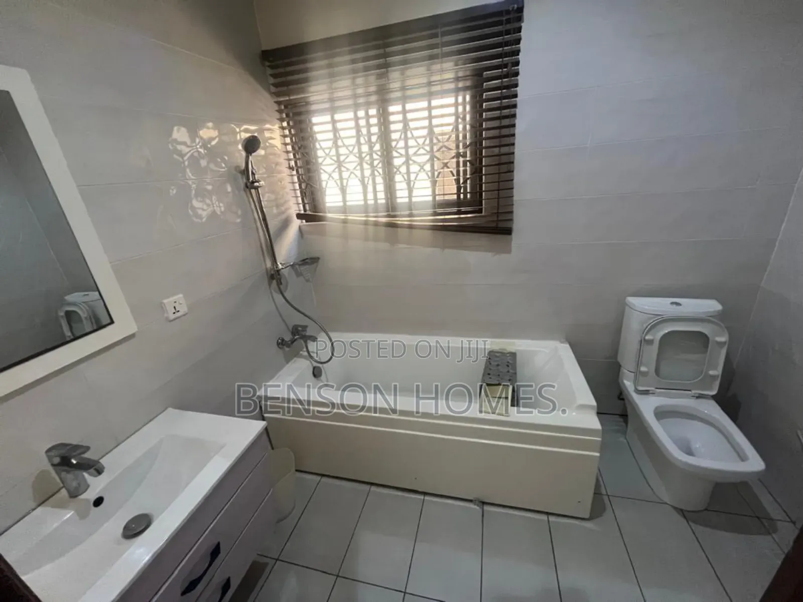 Furnished 3bdrm Townhouse / Terrace in Dworwulu for rent