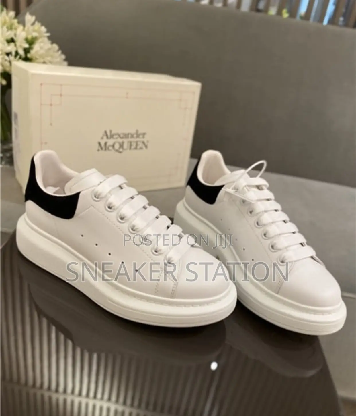 Alexander McQueen White/Black Sneaker
