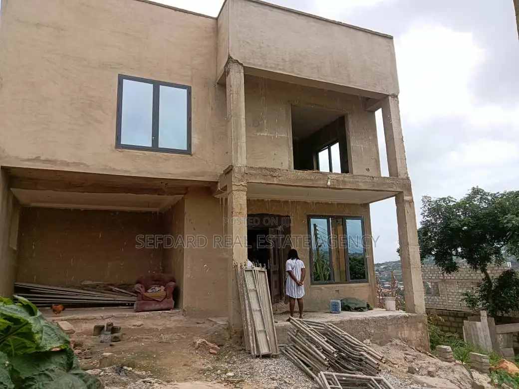 4bdrm Duplex in Kwabenya for sale