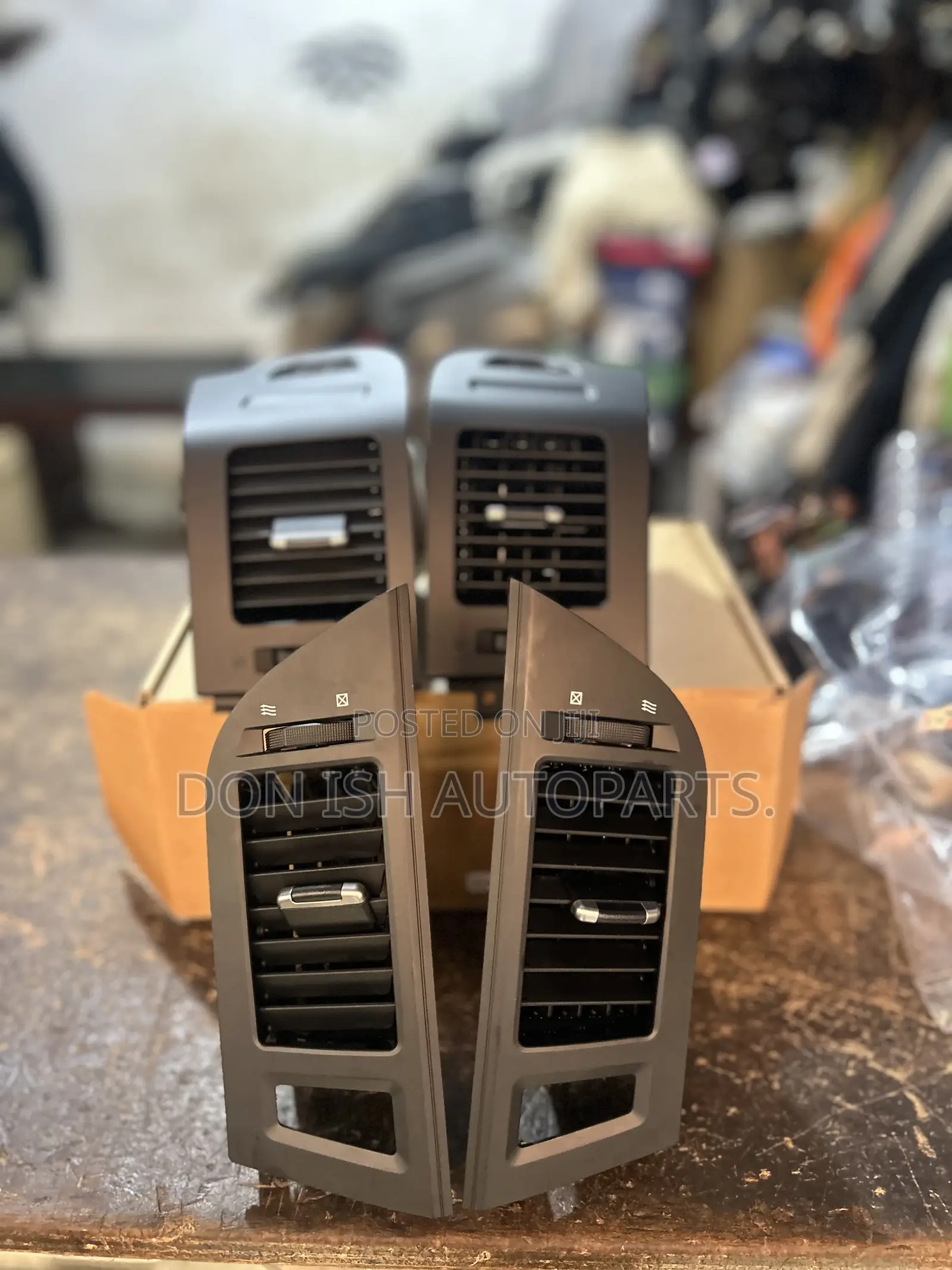 Mitsubishi Pajero Air Condition Vents/ Console.