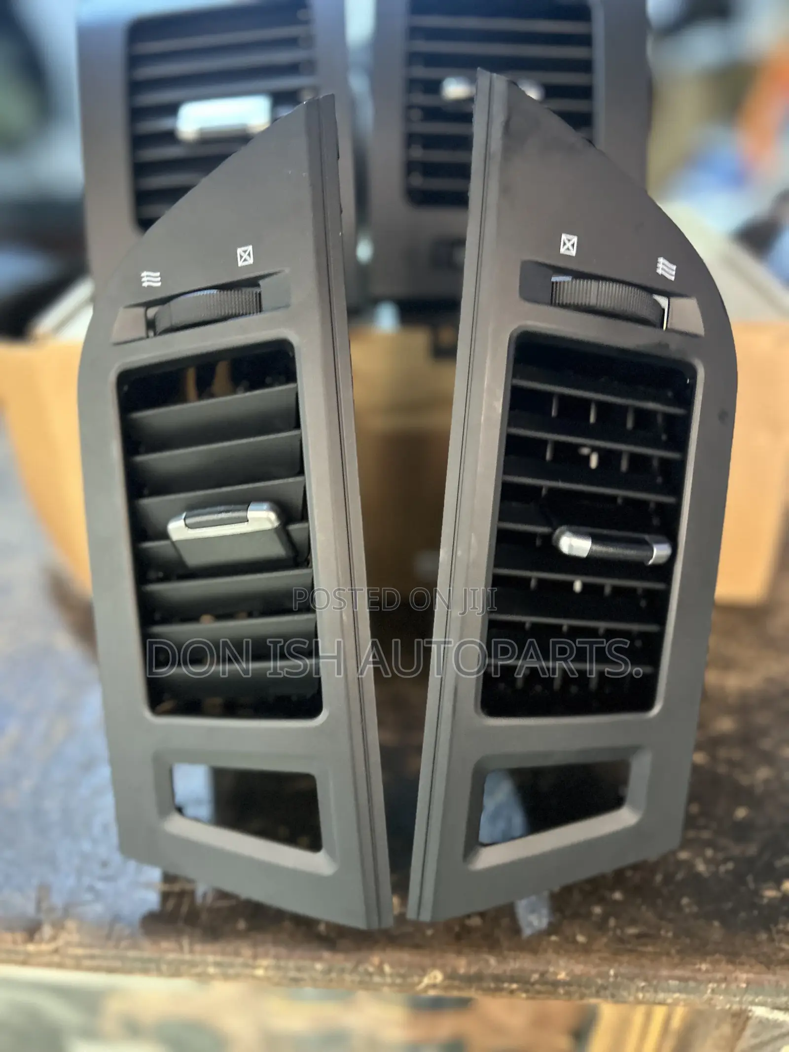 Mitsubishi Pajero Air Condition Vents/ Console.