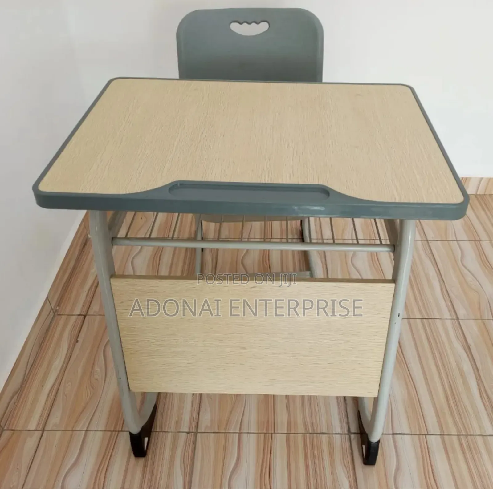 Student Study Table and Chair Njg56f