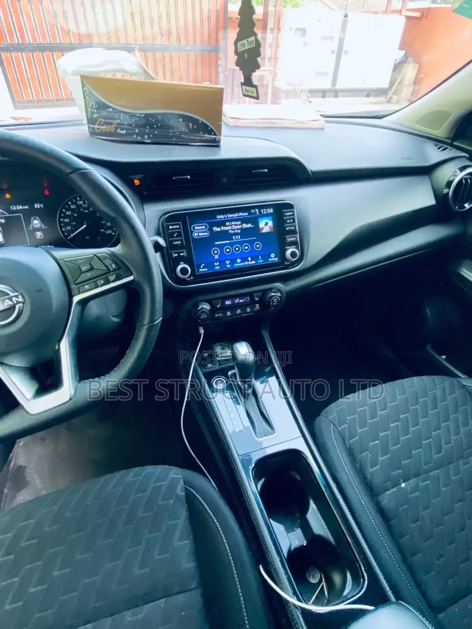 Nissan Kicks 2023 Red