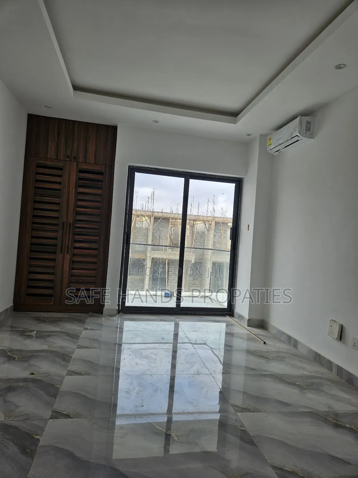2bdrm House in School Junction, Accra Metropolitan for sale
