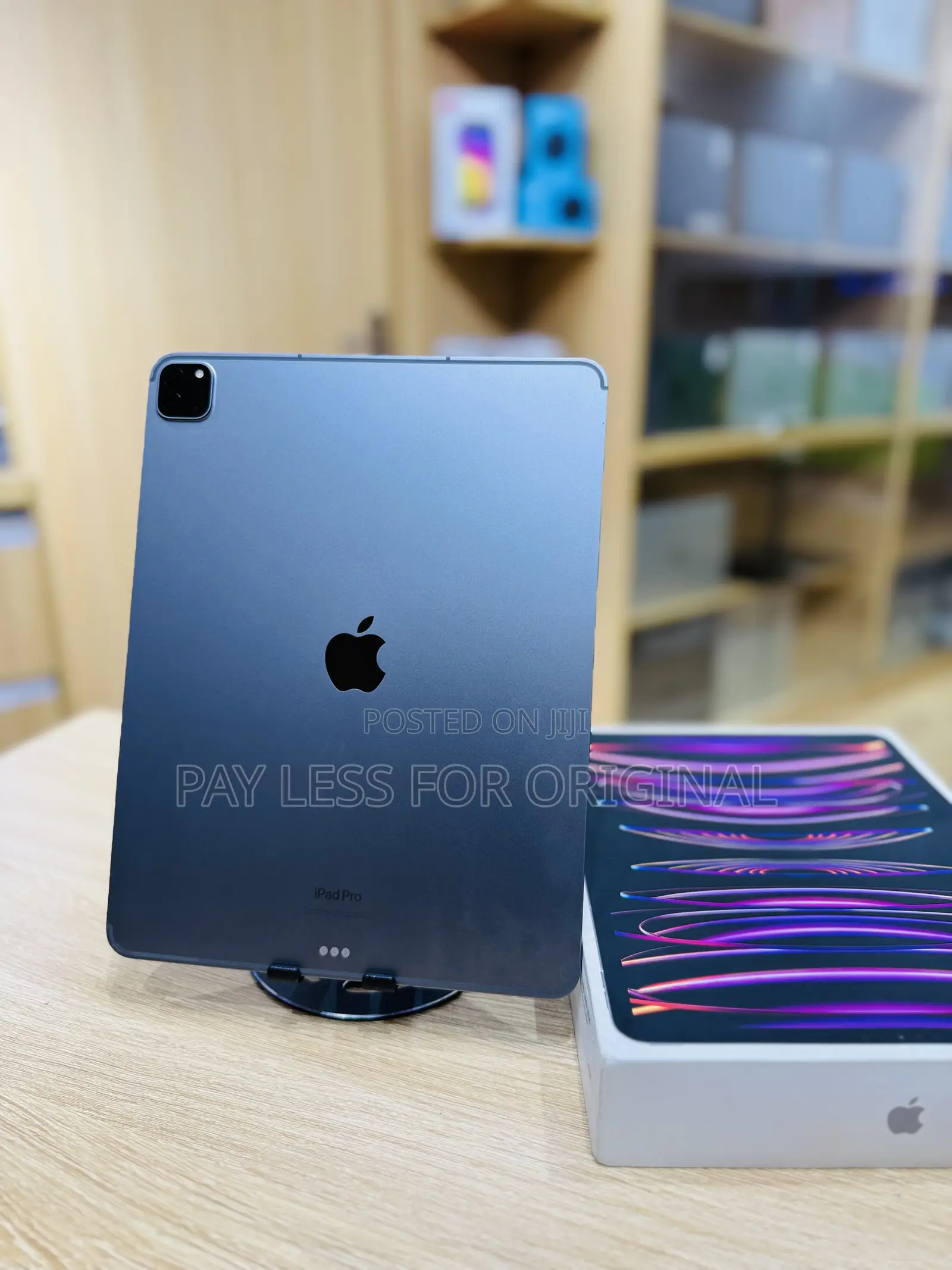 Apple iPad Pro 12.9 (2022) 128 GB Gray