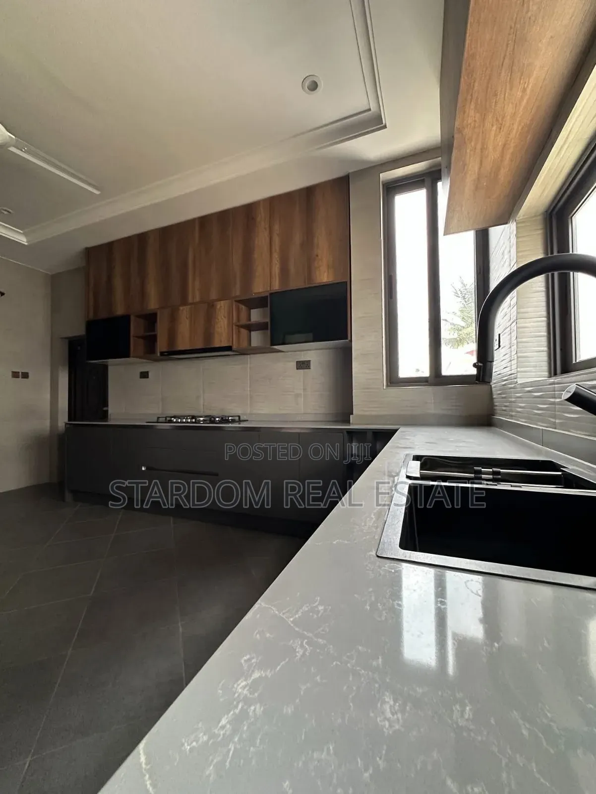 4bdrm Duplex in Trasacco, East Legon for sale