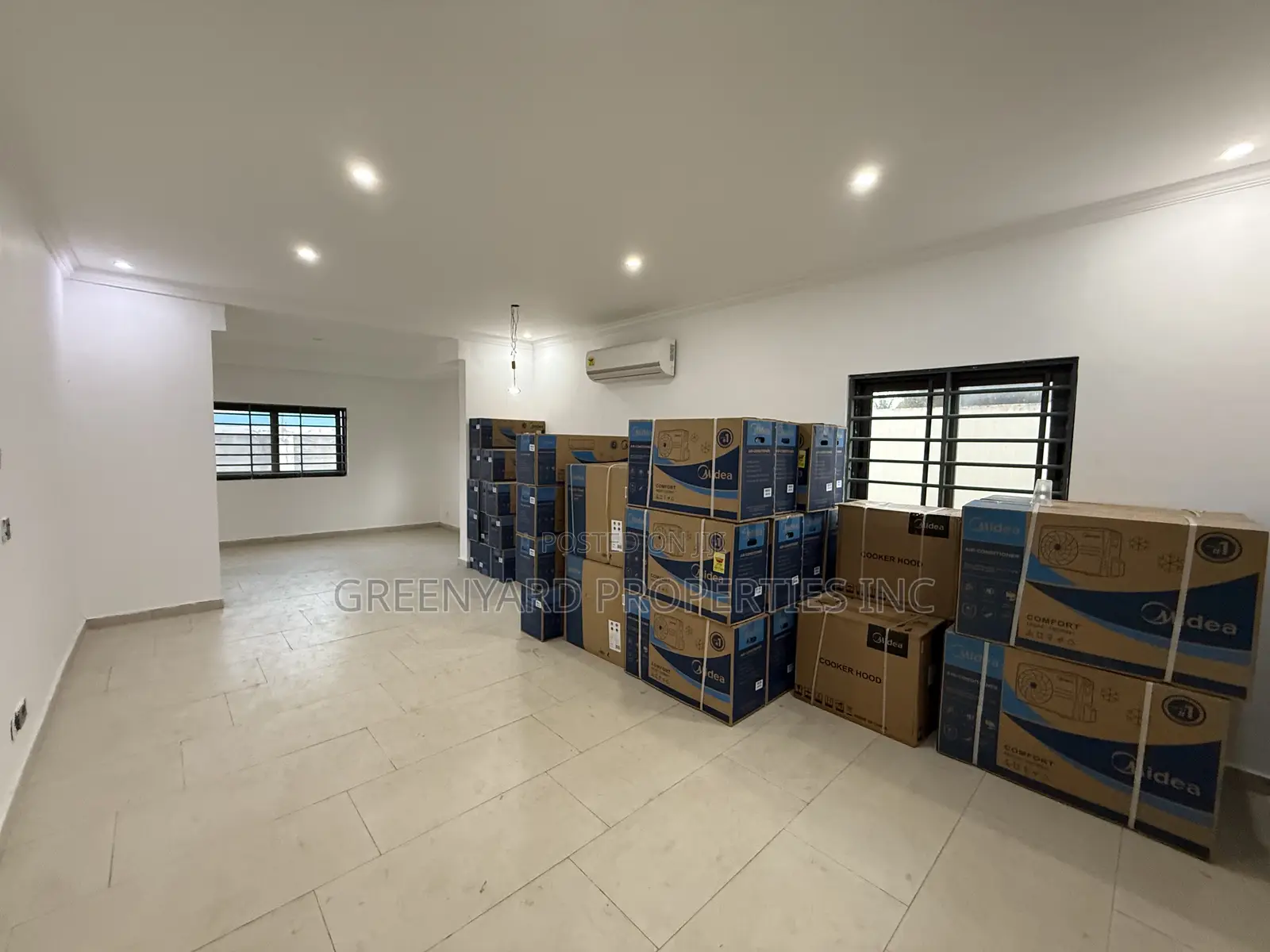 4bdrm Townhouse/Terrace in American House, East Legon for sale