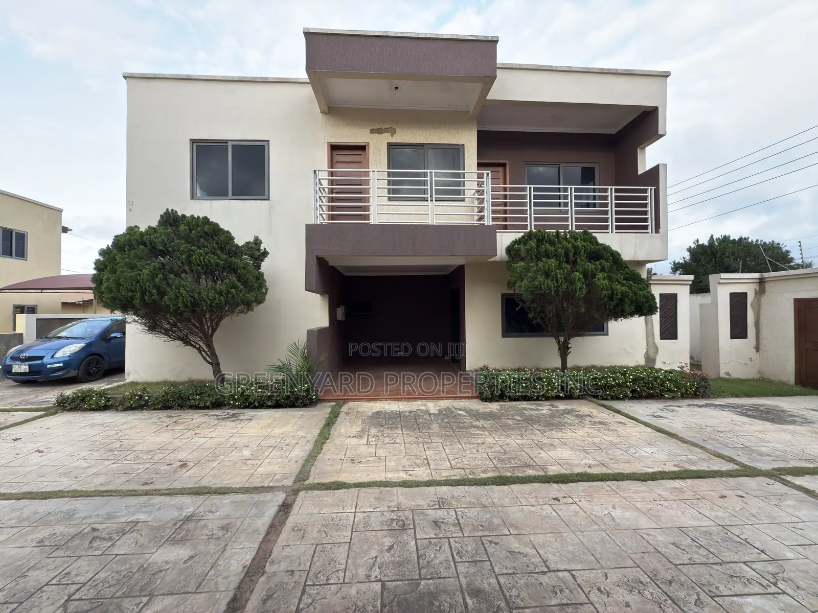 4bdrm Townhouse/Terrace in American House, East Legon for sale