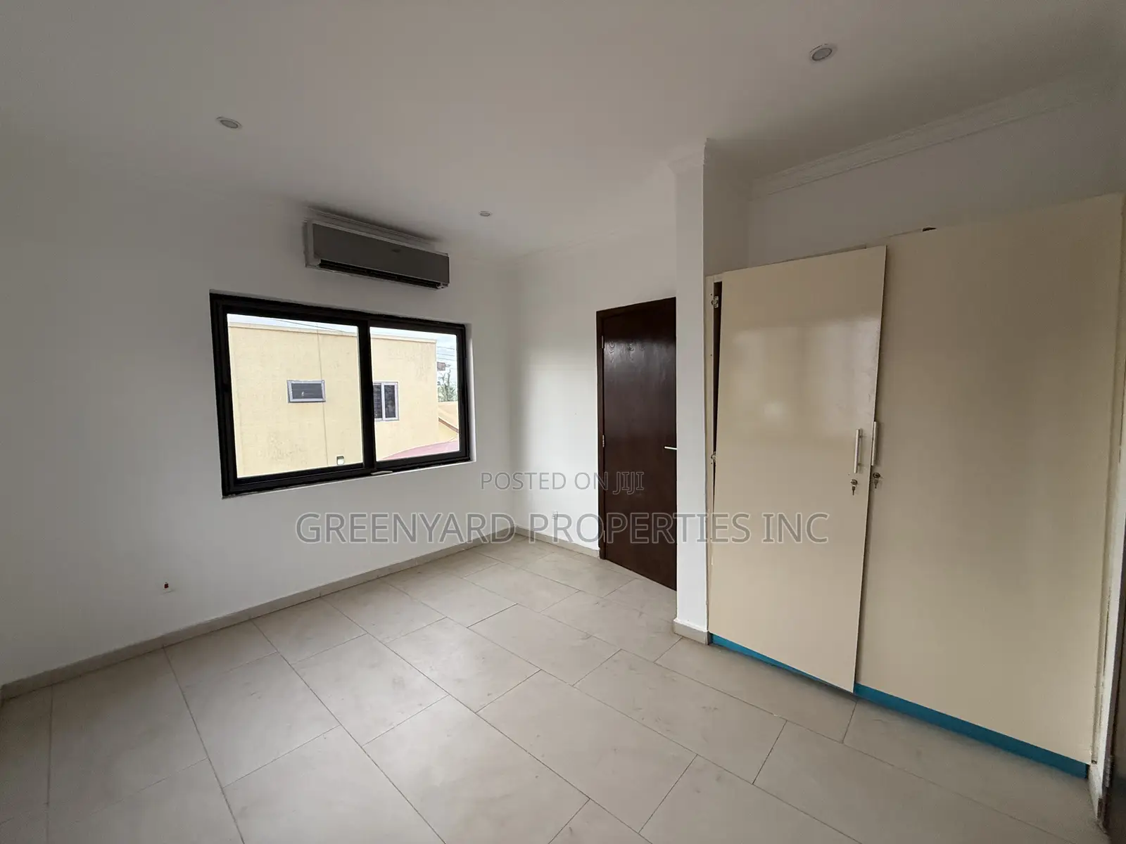 4bdrm Townhouse/Terrace in American House, East Legon for sale