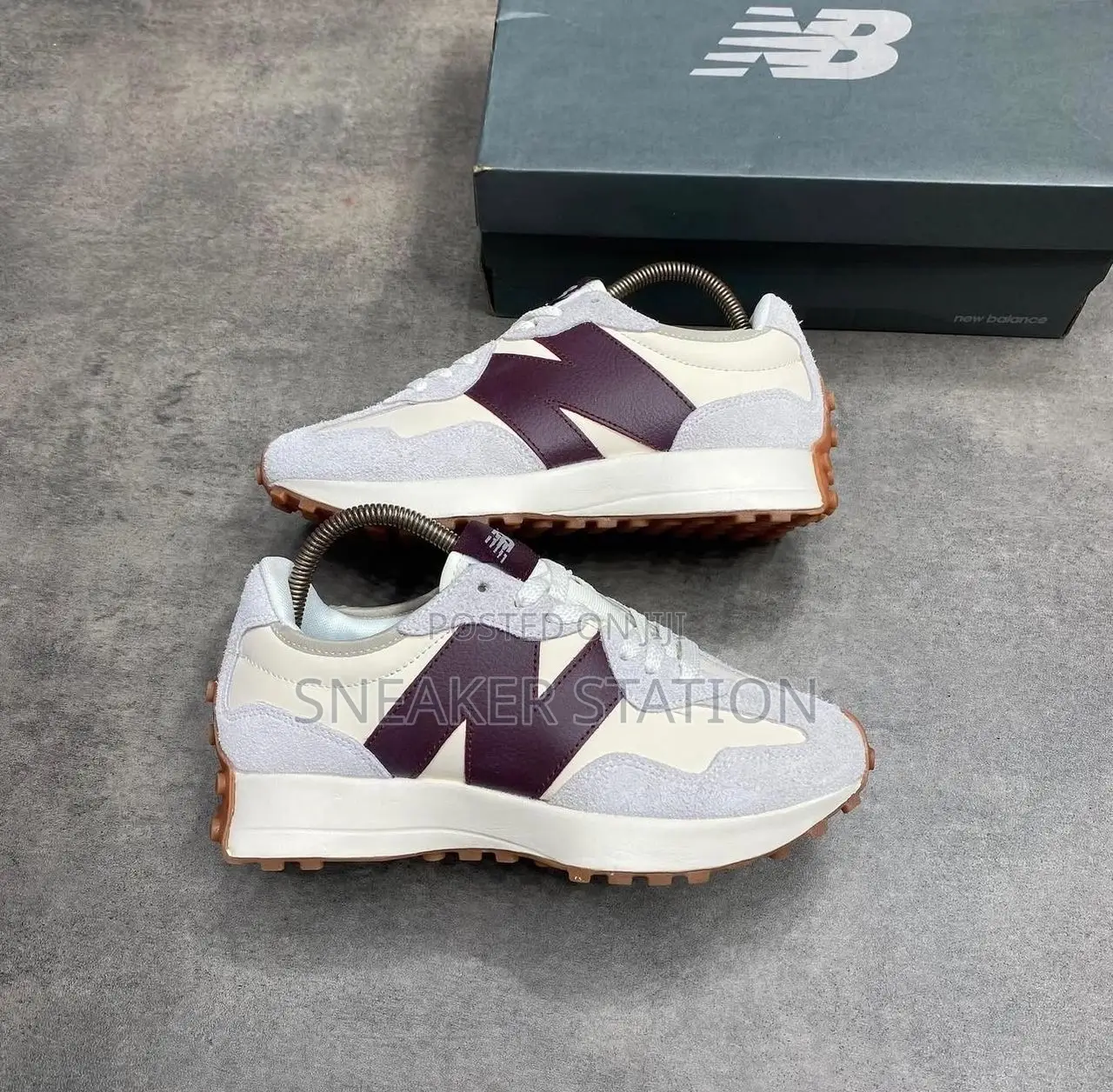 New Balance 327 Sneaker