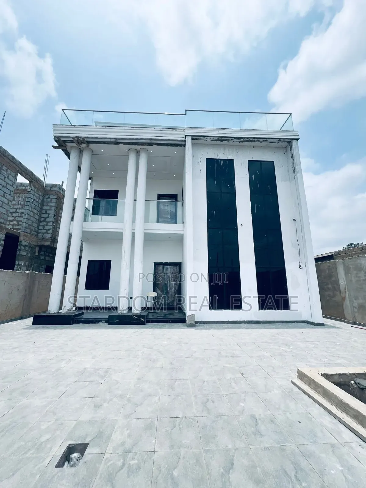 4bdrm Duplex in Ashaley Botwe for sale