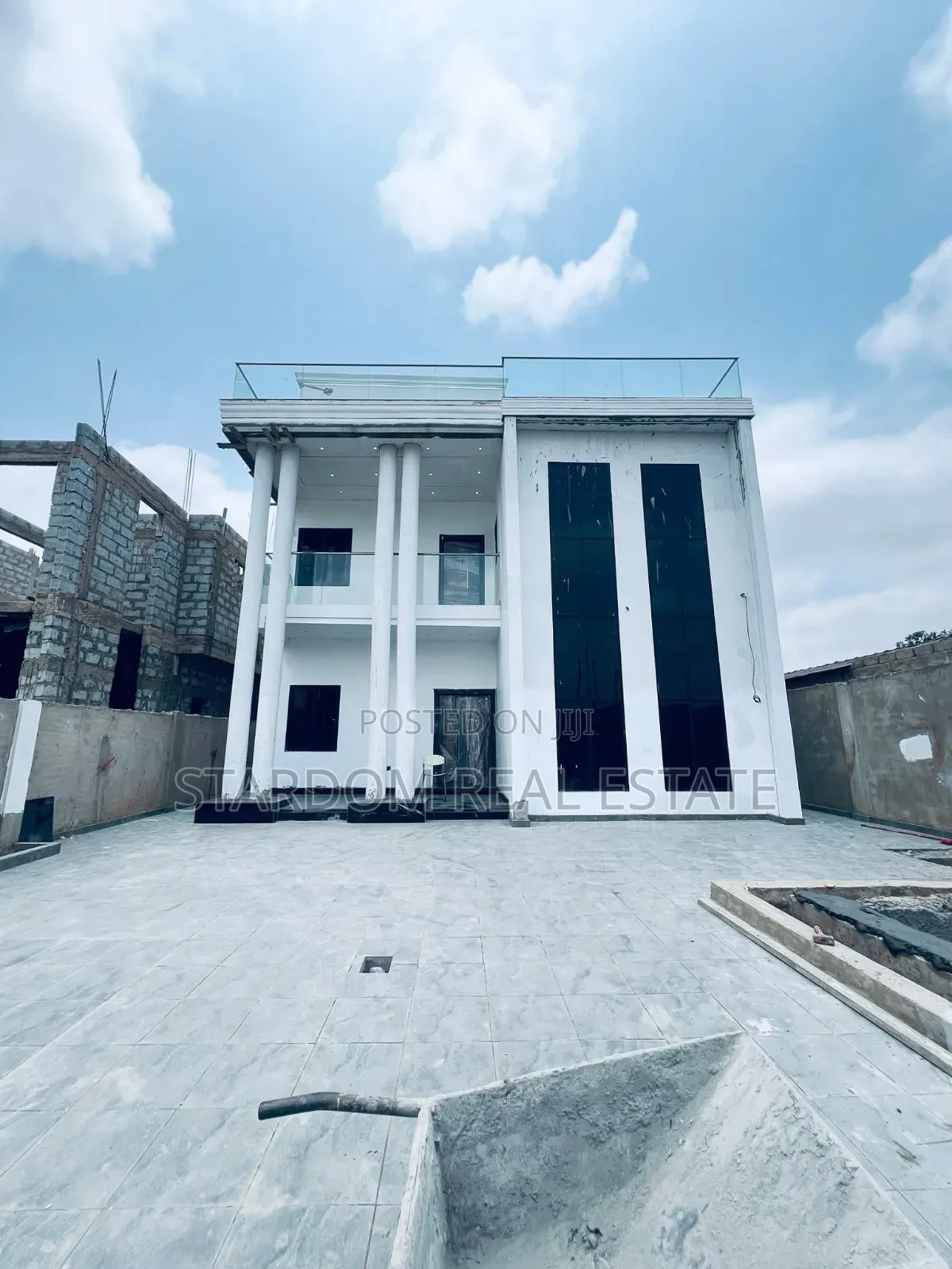 4bdrm Duplex in Ashaley Botwe for sale