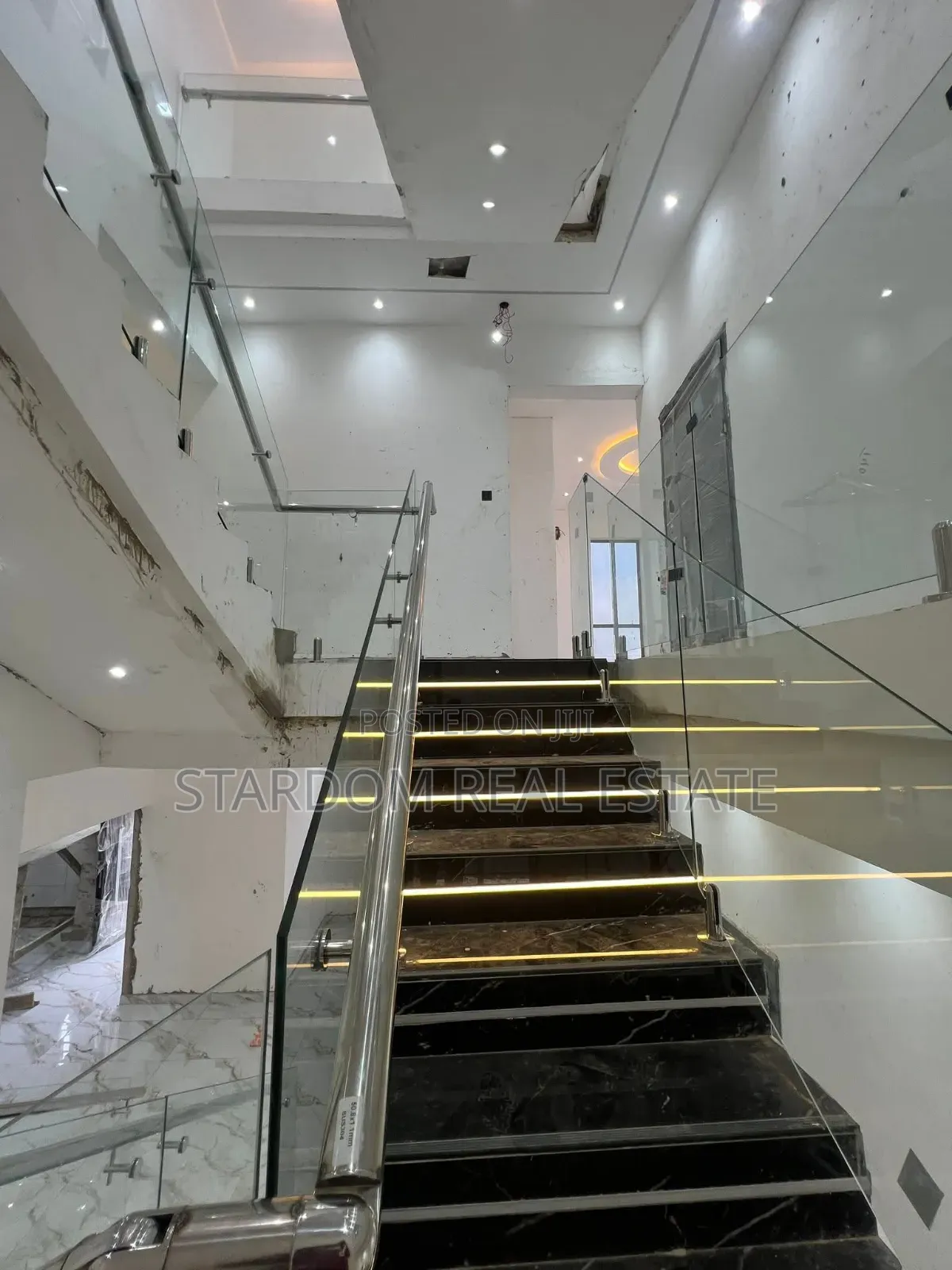 4bdrm Duplex in Ashaley Botwe for sale