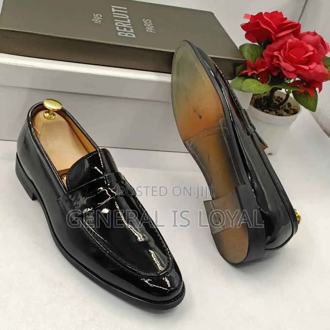 Solid Laceless Smooth Leather Men’S Penny Loafers