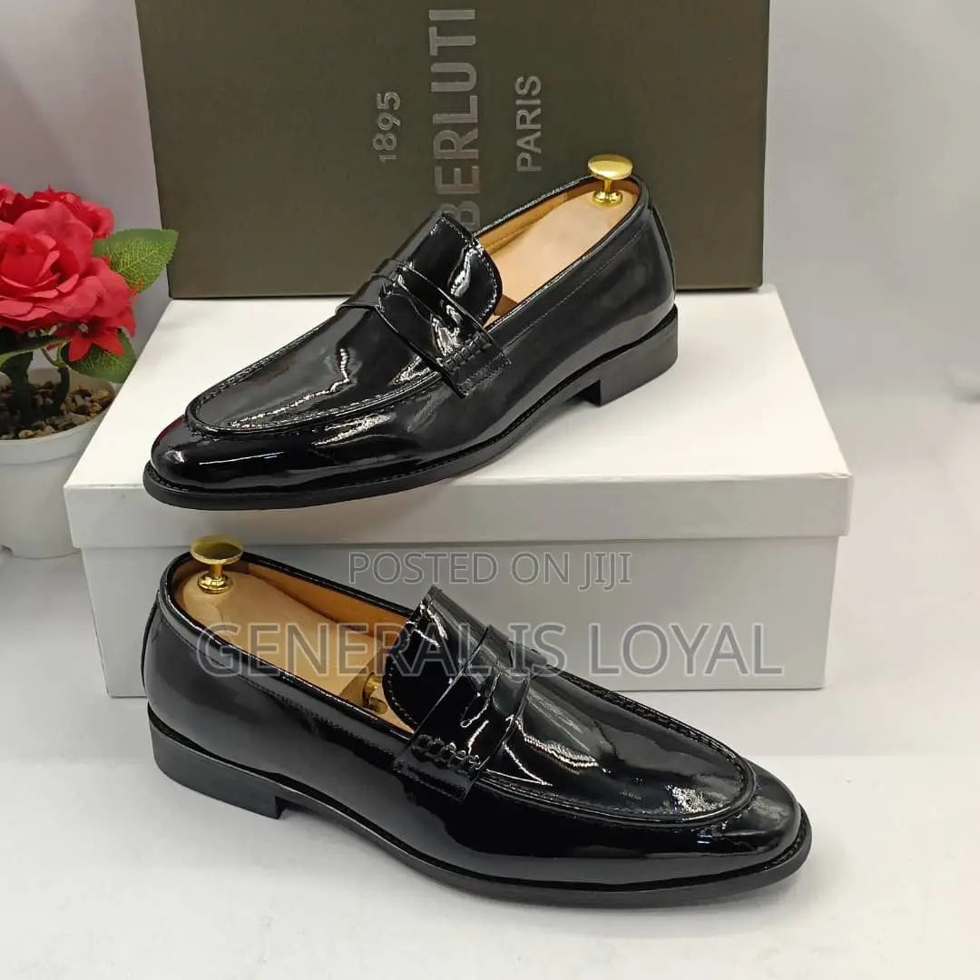 Solid Laceless Smooth Leather Men’S Penny Loafers