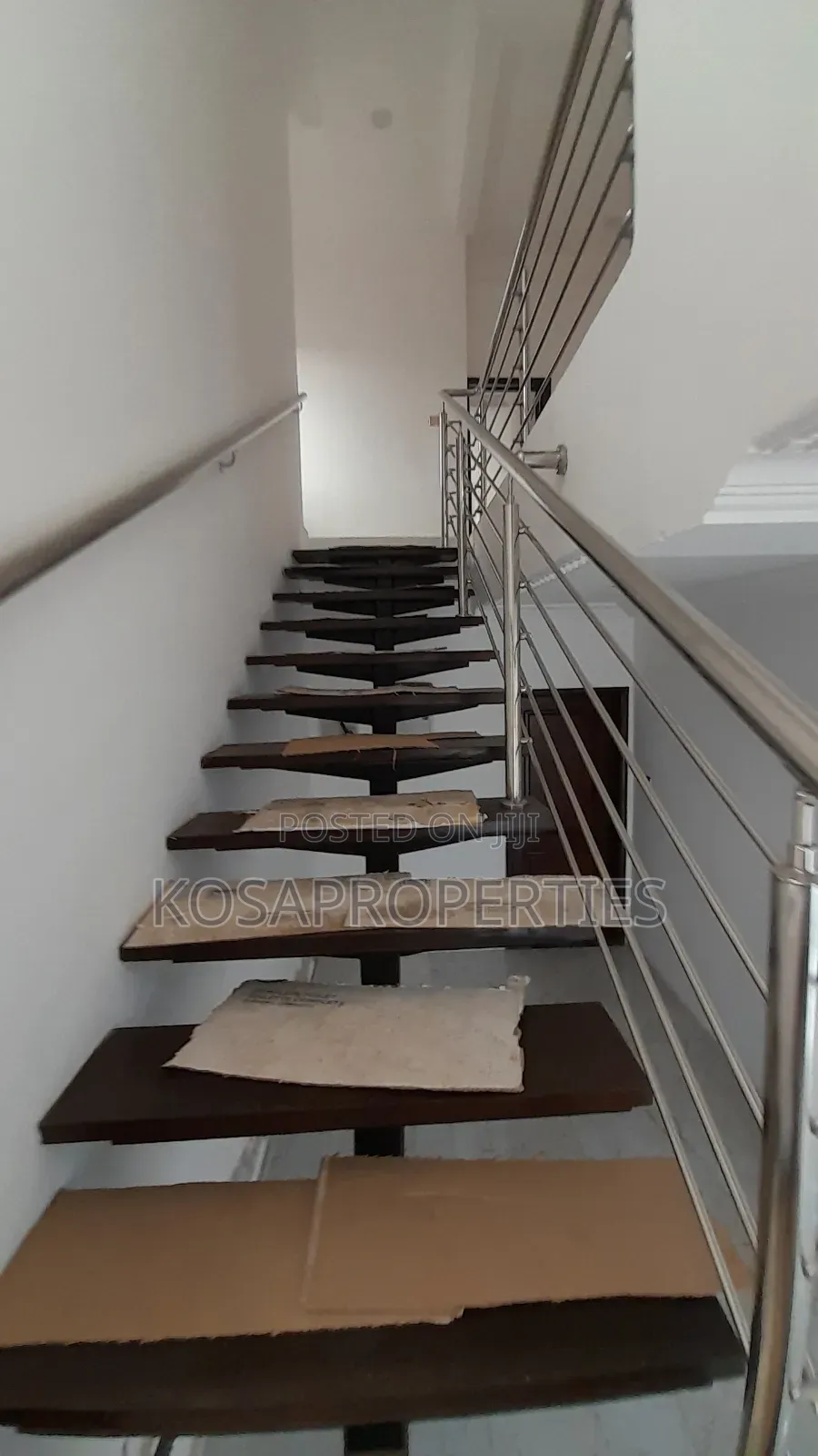 3bdrm House in Ashaley Botwe for sale